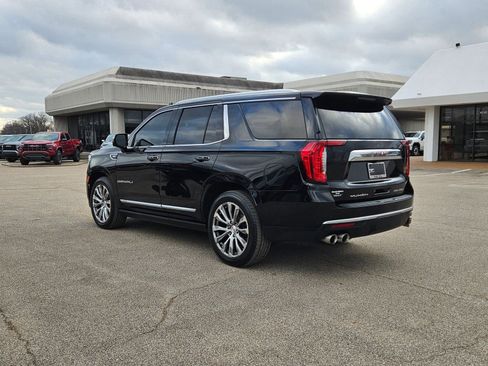Used 2021 GMC Yukon Denali w/ Denali Premium Package image 3