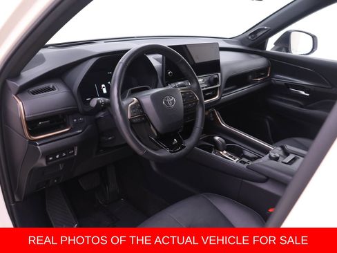 Used 2024 Toyota Grand Highlander MAX Platinum image 3