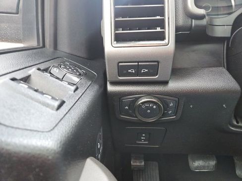 Used 2018 Ford F150 Raptor w/ Equipment Group 802A Luxury image 17