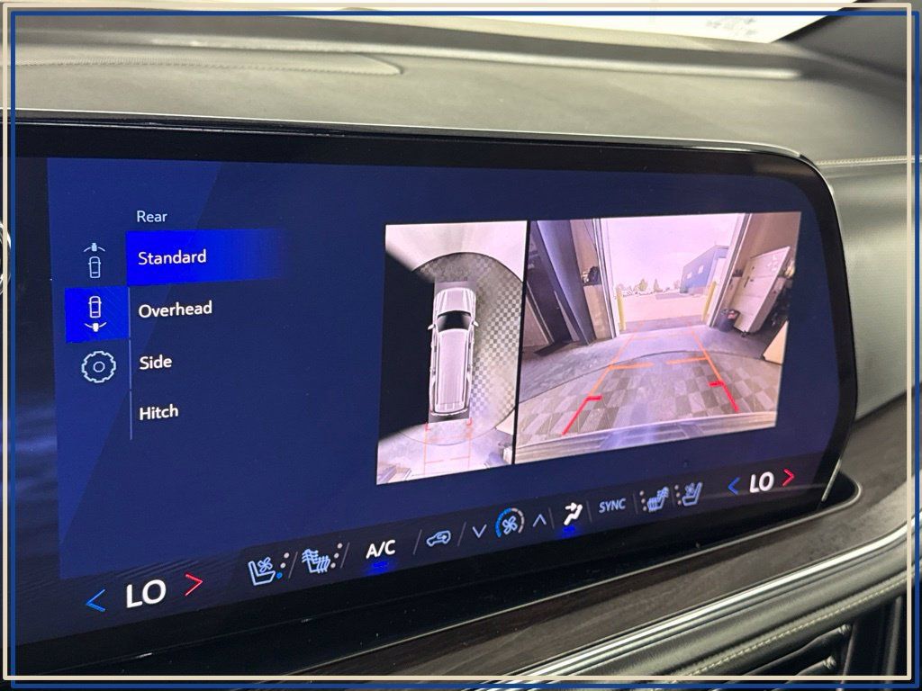 Certified 2025 Chevrolet Suburban Premier AWD/4WD image 17