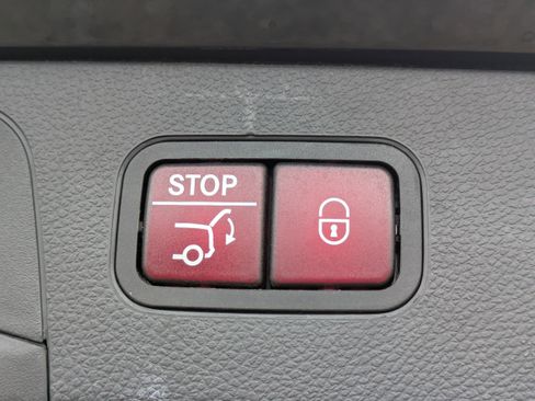 Used 2018 Mercedes-Benz GLC 300 image 14