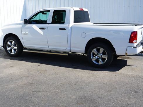Used 2018 RAM 1500 Express w/ Express Value Package AWD/4WD image 3