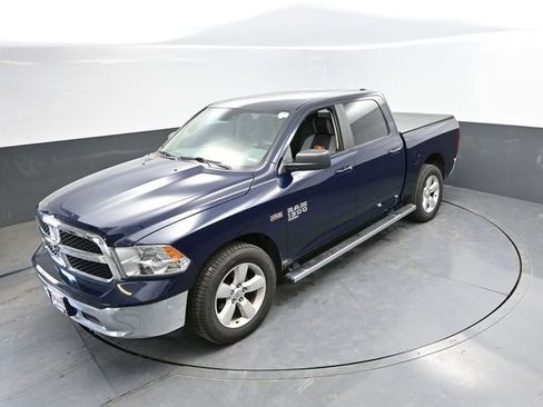 Used 2019 RAM 1500 Classic SLT AWD/4WD image 34