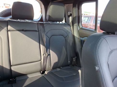 Certified 2025 Land Rover Defender 110 S AWD/4WD image 17