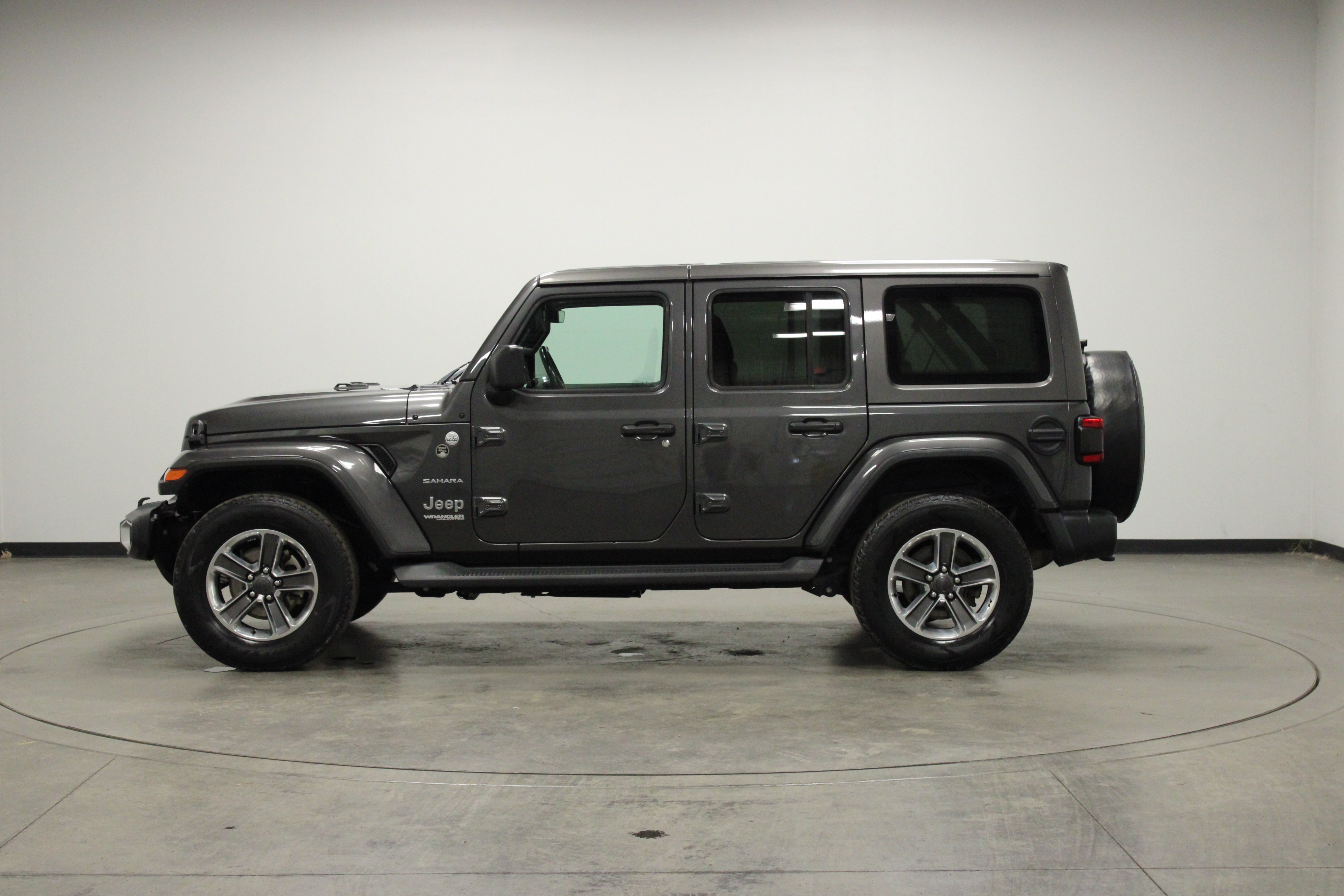 Used 2021 Jeep Wrangler Unlimited Sahara AWD/4WD image 5