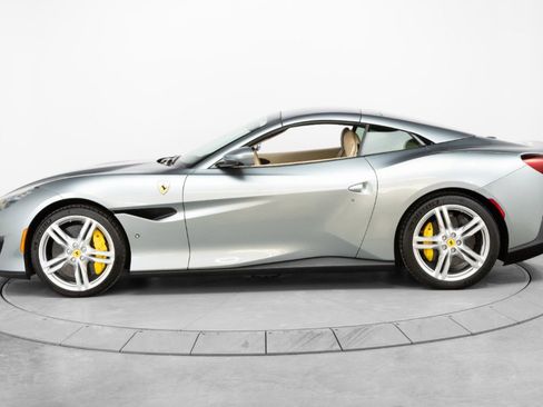 Certified 2019 Ferrari Portofino image 12