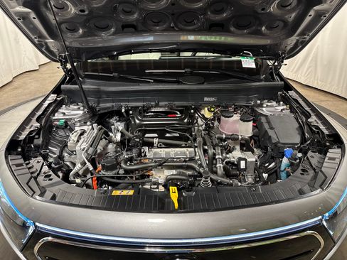 Used 2022 Mercedes-Benz EQB 300 4MATIC image 30
