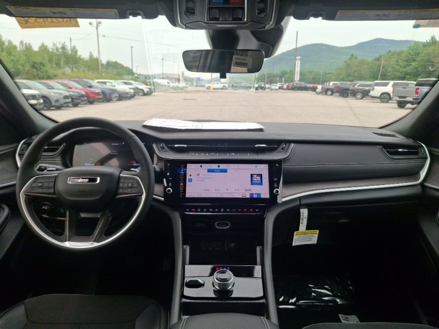 New 2026 Jeep Grand Cherokee Altitude AWD/4WD image 14