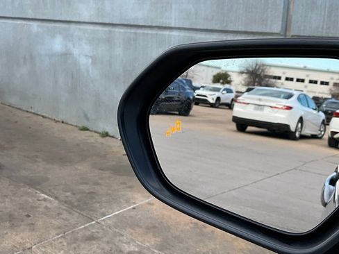 Used 2025 Toyota Camry SE image 20