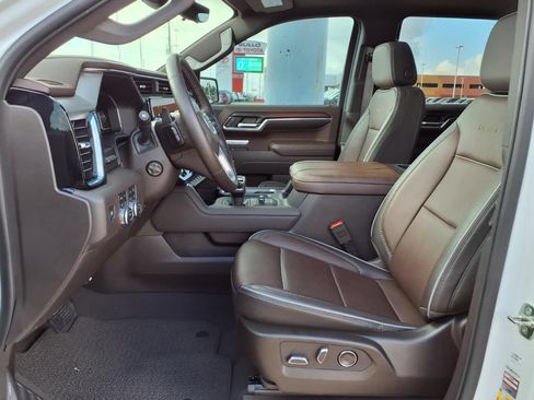 Used 2024 GMC Sierra 1500 Denali w/ Denali Reserve Package AWD/4WD image 17