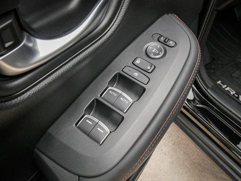 Certified 2025 Honda HR-V Sport image 15