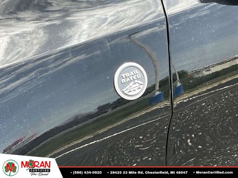 Used 2019 Jeep Grand Cherokee Laredo AWD/4WD image 11