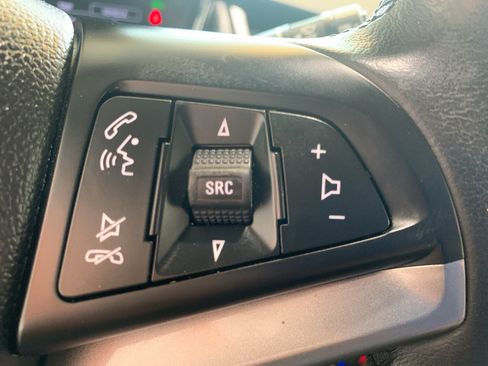 Used 2022 Chevrolet Trax LT w/ Midnight Edition AWD/4WD image 18