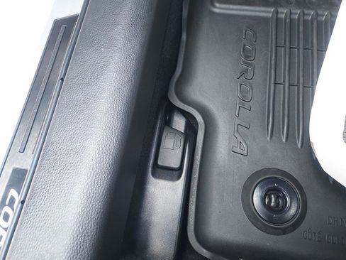 Used 2024 Toyota Corolla SE FWD image 20
