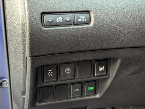 Used 2020 Nissan Rogue S image 7