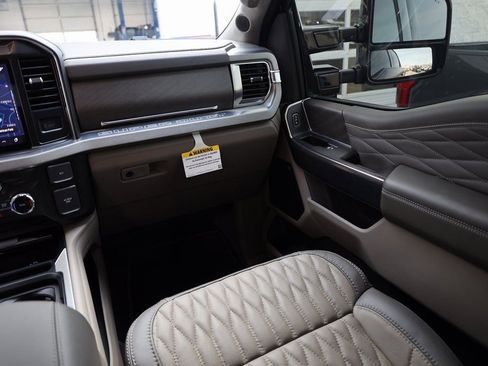 Used 2025 Ford F350 Platinum w/ Platinum Plus Package AWD/4WD image 22