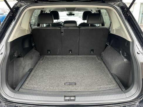 Used 2023 Volkswagen Tiguan SE AWD/4WD image 25