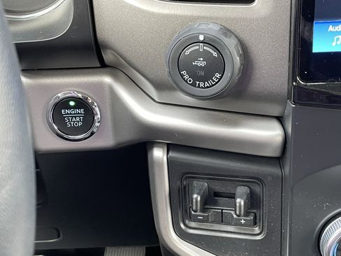 Used 2022 Ford Expedition XLT image 28