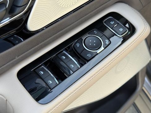 Used 2020 Lincoln Aviator Reserve w/ Equipment Group 202A image 10