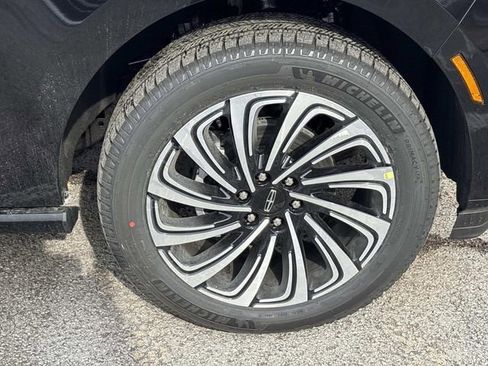 New 2026 Lincoln Navigator Black Label AWD/4WD image 9