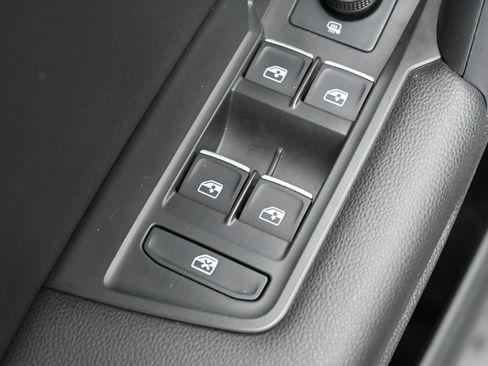 Used 2021 Volkswagen Tiguan SE R-Line image 13