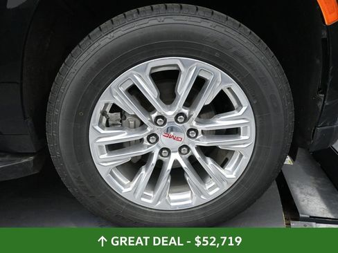 Used 2024 GMC Yukon XL SLT AWD/4WD image 18
