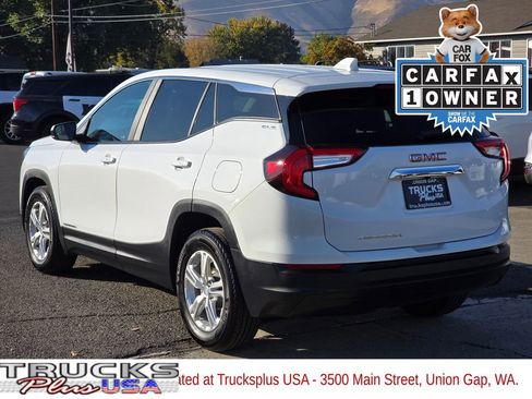 Used 2024 GMC Terrain SLE image 3