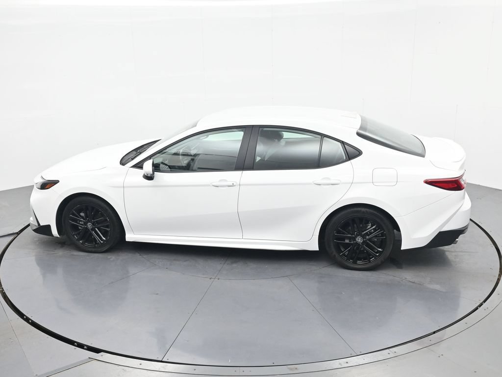 Used 2025 Toyota Camry SE FWD image 27