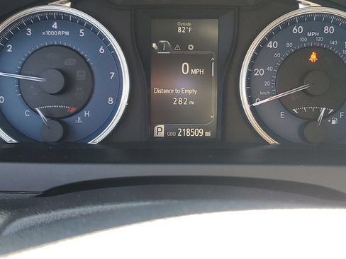 Used 2016 Toyota Camry LE FWD image 25