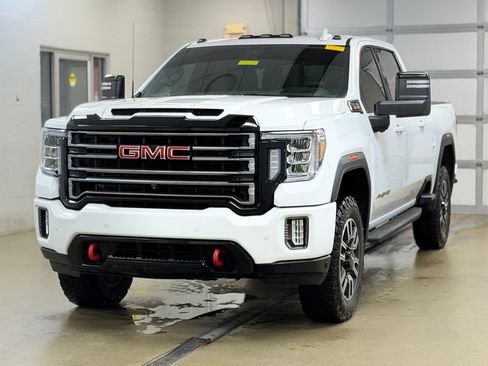 Used 2022 GMC Sierra 2500 AT4 w/ AT4 Premium Plus Package AWD/4WD image 3