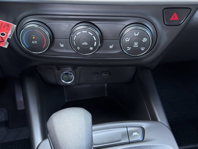 New 2026 Chevrolet Trax RS w/ Sunroof Package FWD image 15