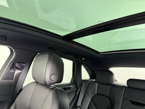 New 2026 Porsche Macan image 31