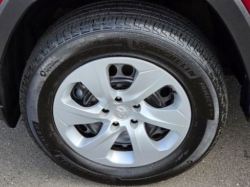 Used 2025 Toyota RAV4 LE AWD/4WD image 18