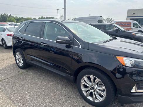 Used 2024 Ford Edge Titanium AWD/4WD image 9