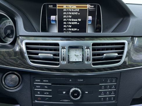 Used 2016 Mercedes-Benz E 350 4MATIC Sedan w/ Premium Package image 19