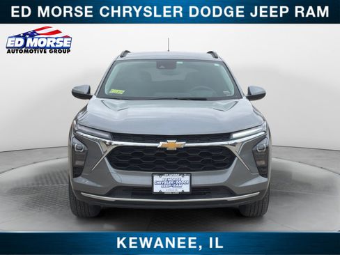 Used 2024 Chevrolet Trax LT FWD image 8