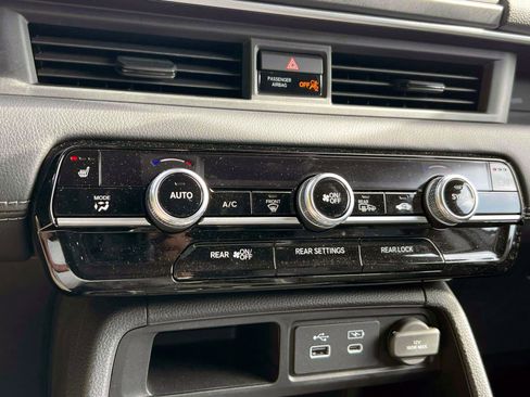 Certified 2025 Honda Pilot EX-L image 30