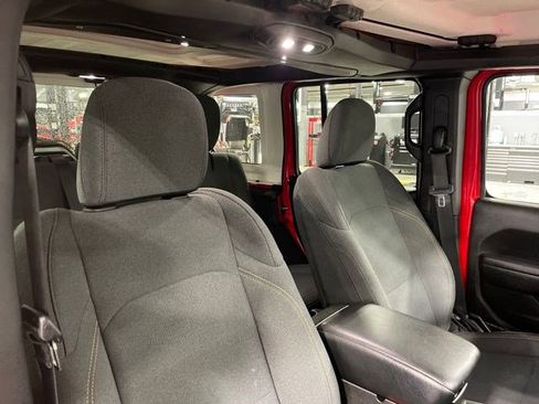 Used 2024 Jeep Wrangler Unlimited w/ Convenience Group AWD/4WD image 14