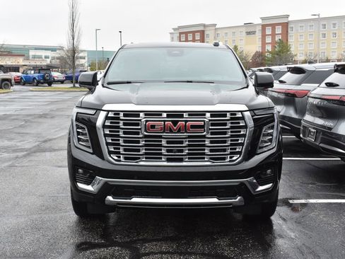 Used 2025 GMC Yukon Denali w/ Sun & Power Step Package image 8