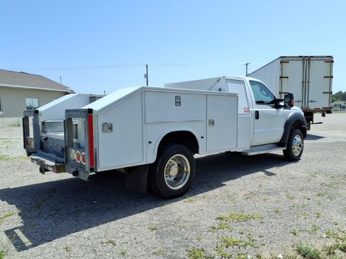 Used 2015 Ford F550 4x4 Regular Cab Super Duty image 9