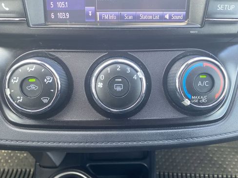 Used 2018 Toyota RAV4 LE w/ All Weather Liner Package image 18