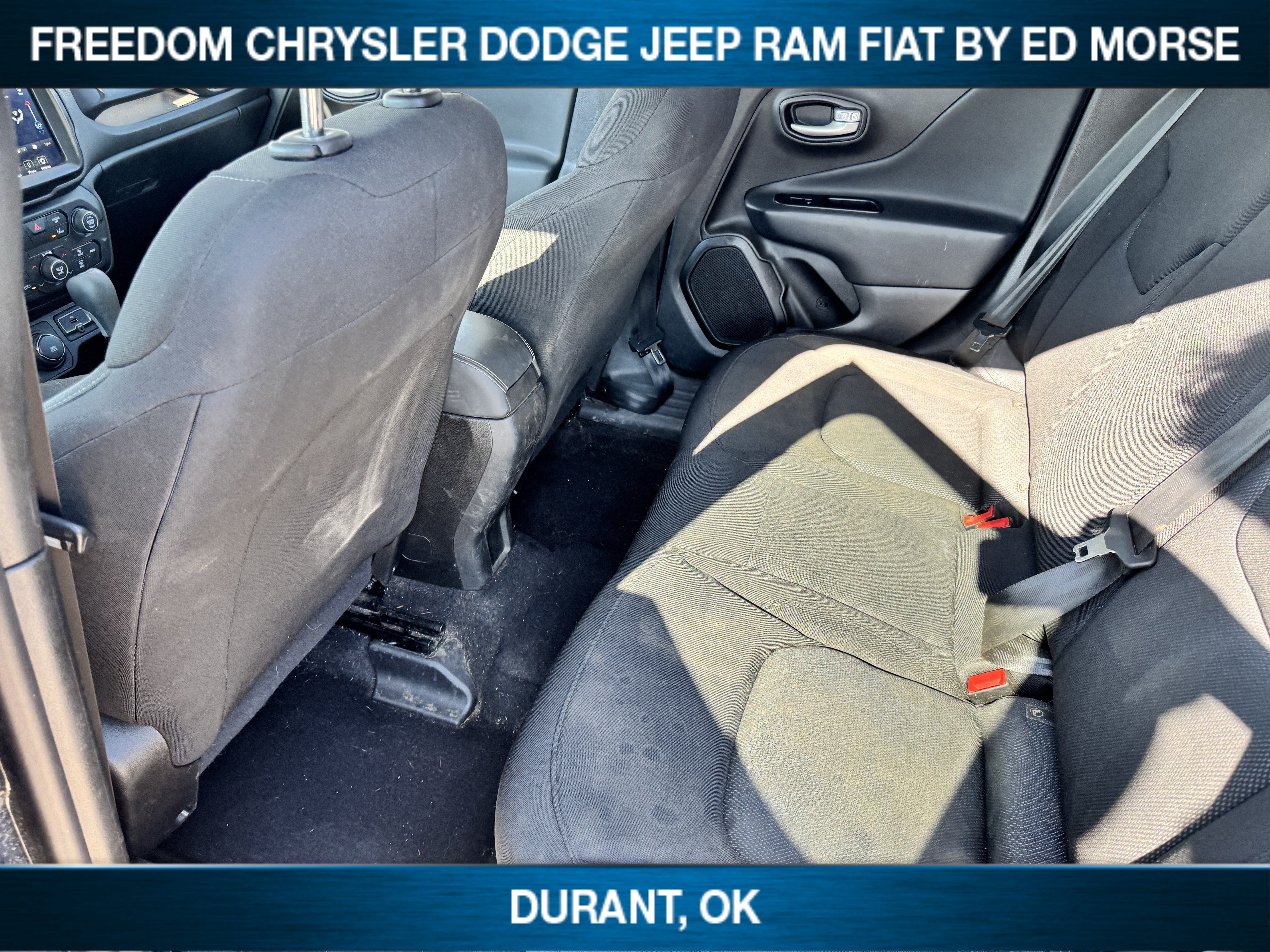 Used 2023 Jeep Renegade Latitude AWD/4WD image 8