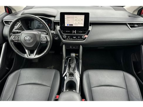 Used 2023 Toyota Corolla Cross XLE image 15
