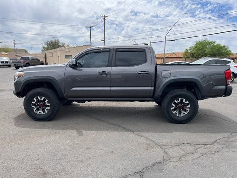 Used 2017 Toyota Tacoma TRD Off-Road w/ Tow Package image 6