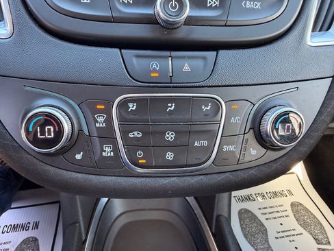 Used 2021 Chevrolet Malibu LT image 14