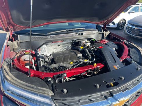 Used 2025 Chevrolet Trax LT image 31