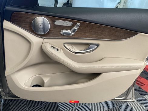 Used 2020 Mercedes-Benz C 300 4MATIC Sedan image 7
