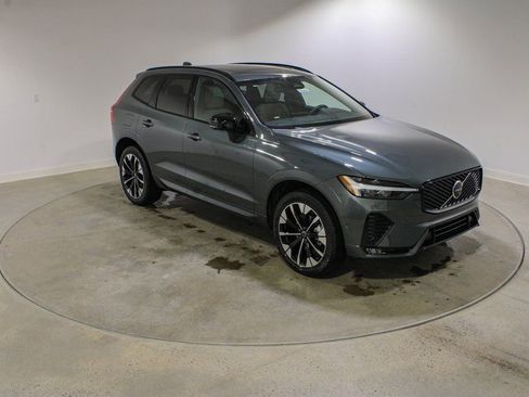 New 2026 Volvo XC60 B5 Plus w/ Climate Package image 7