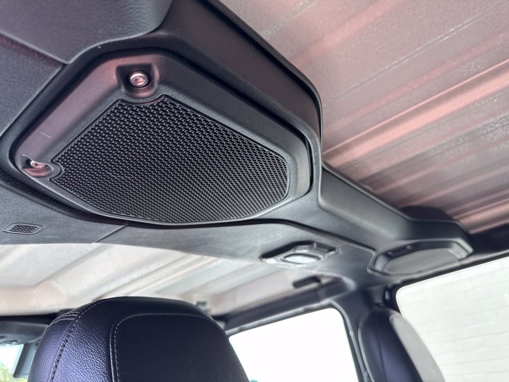Used 2019 Jeep Wrangler Unlimited Sahara AWD/4WD image 16