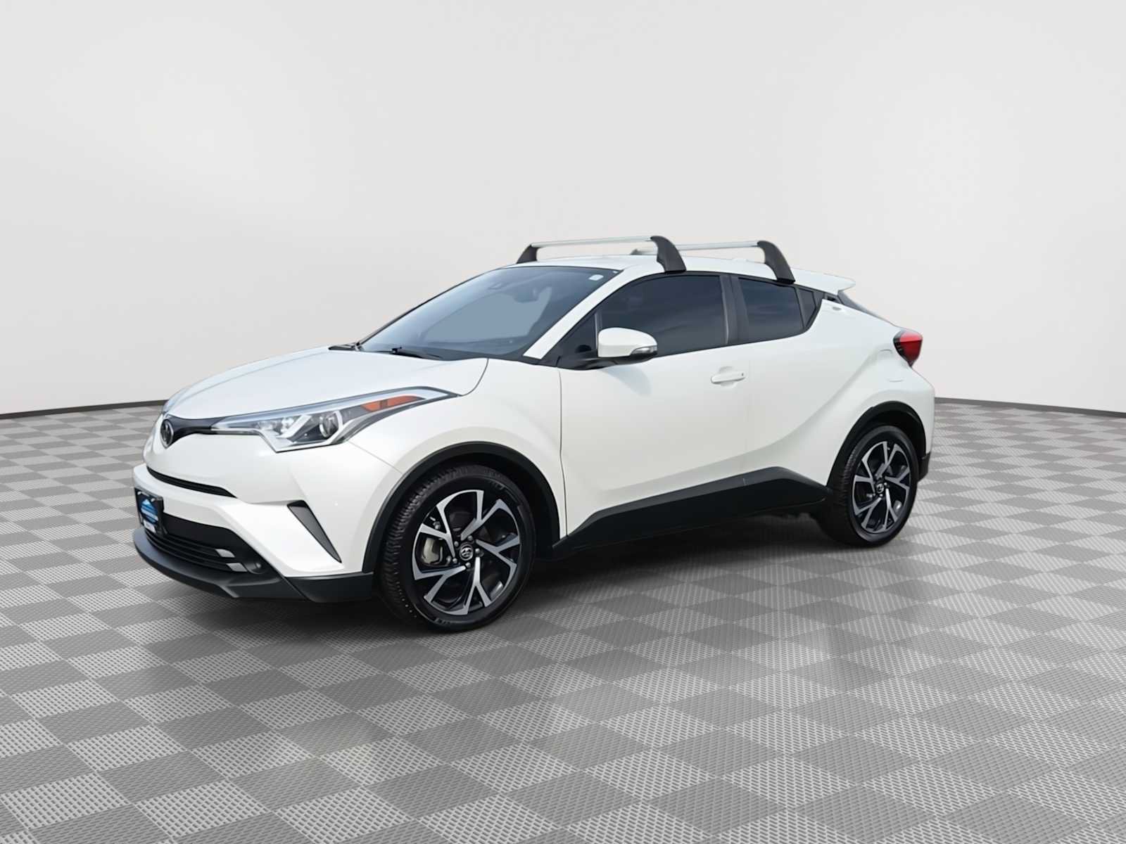 Used 2018 Toyota C-HR XLE FWD image 4